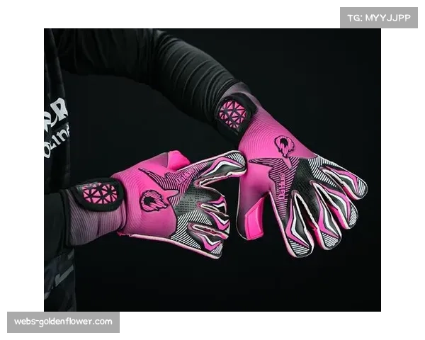 新英格兰革命门将签约体育品牌 推出个性化定制手套